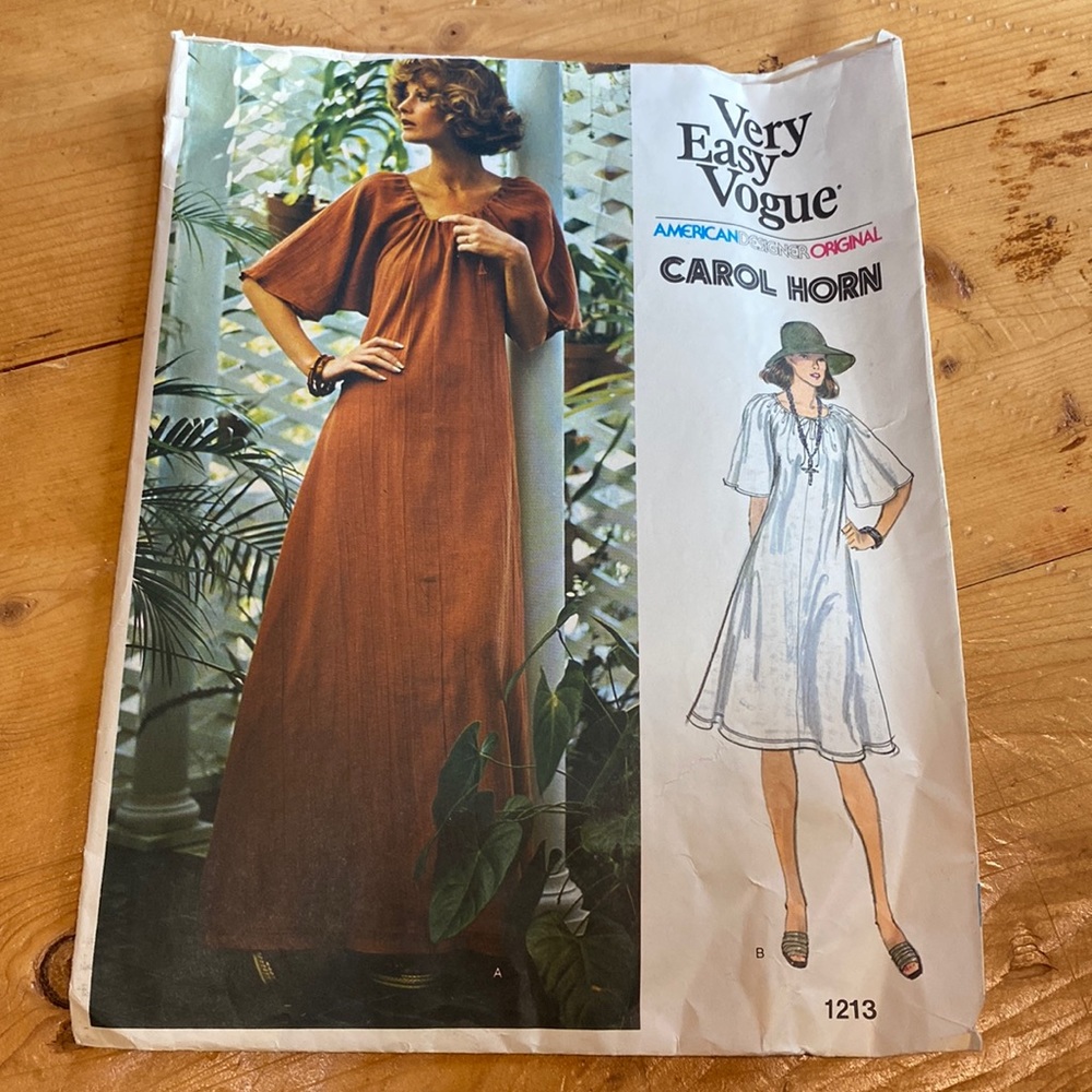 Vintage Vogue Very Easy Very vogue
Sewing pattern 1213 size 12